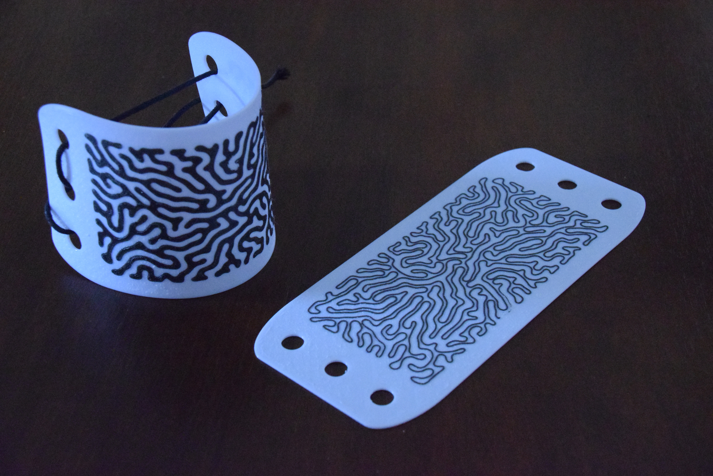 Cover picture for Cyber Maze (Bracelet - Differential Line Growth)