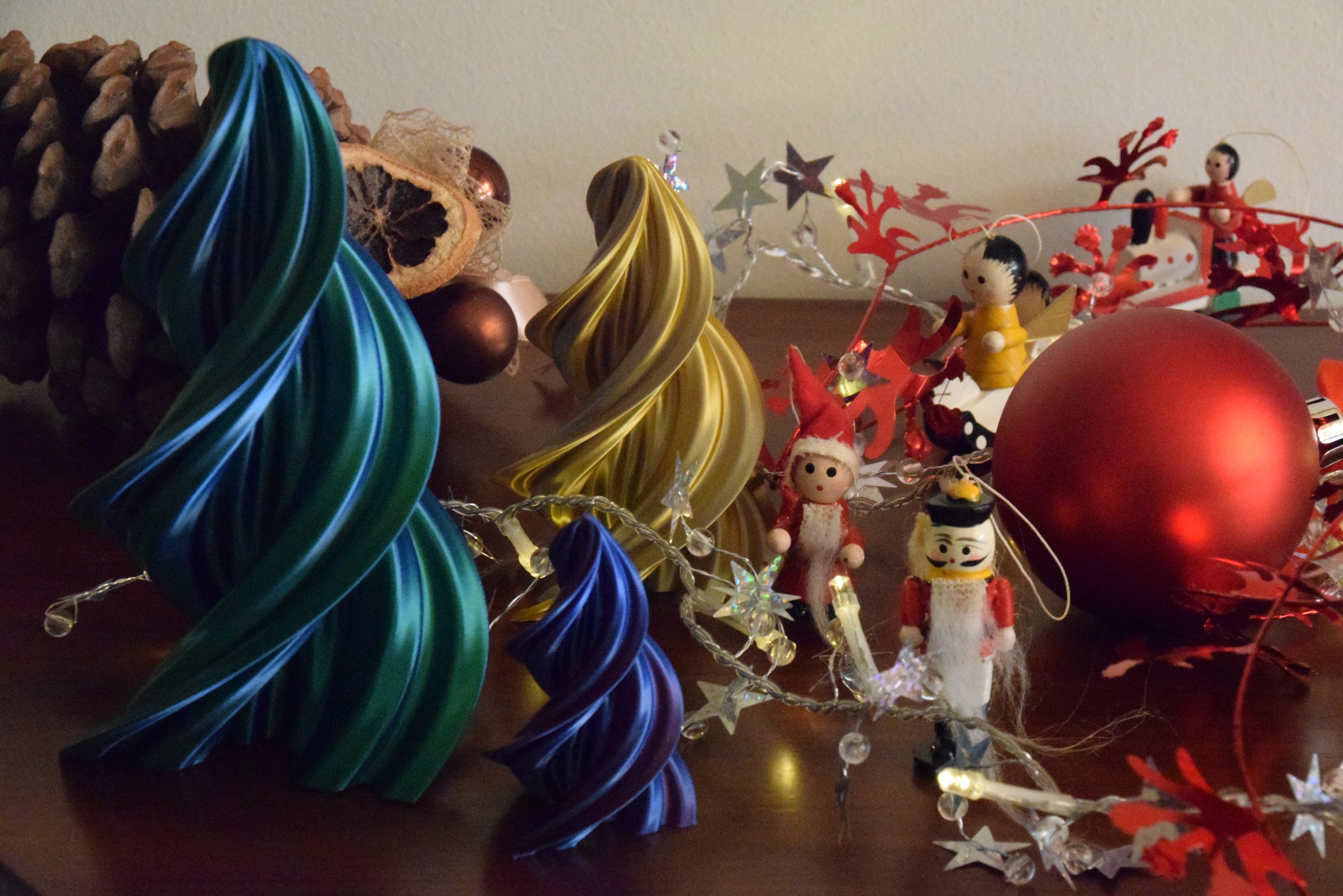 Cover picture for Endless Folding (Christmas ornament)