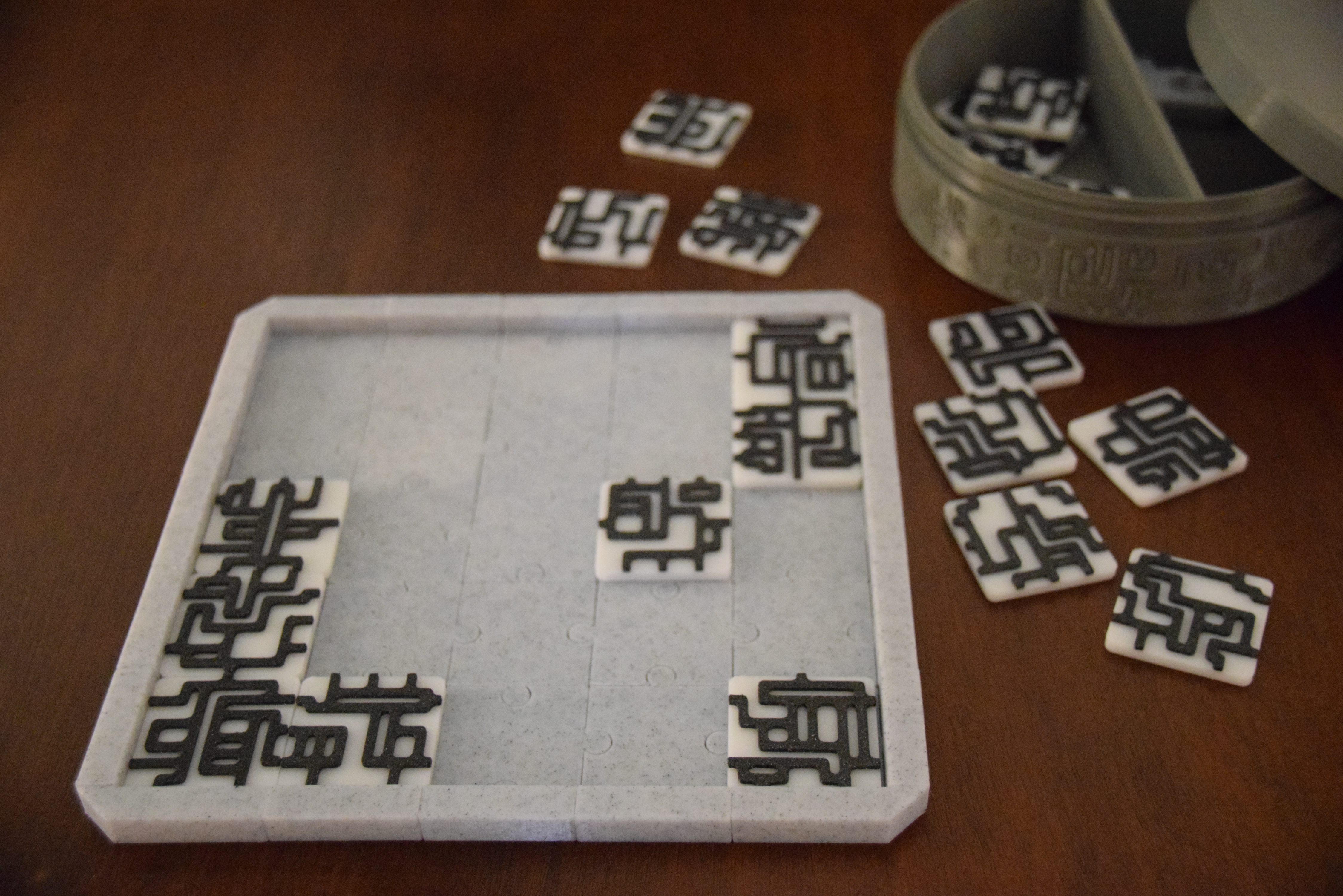 Cover picture for Garden of Forking Paths (Tile placing board game / puzzle)