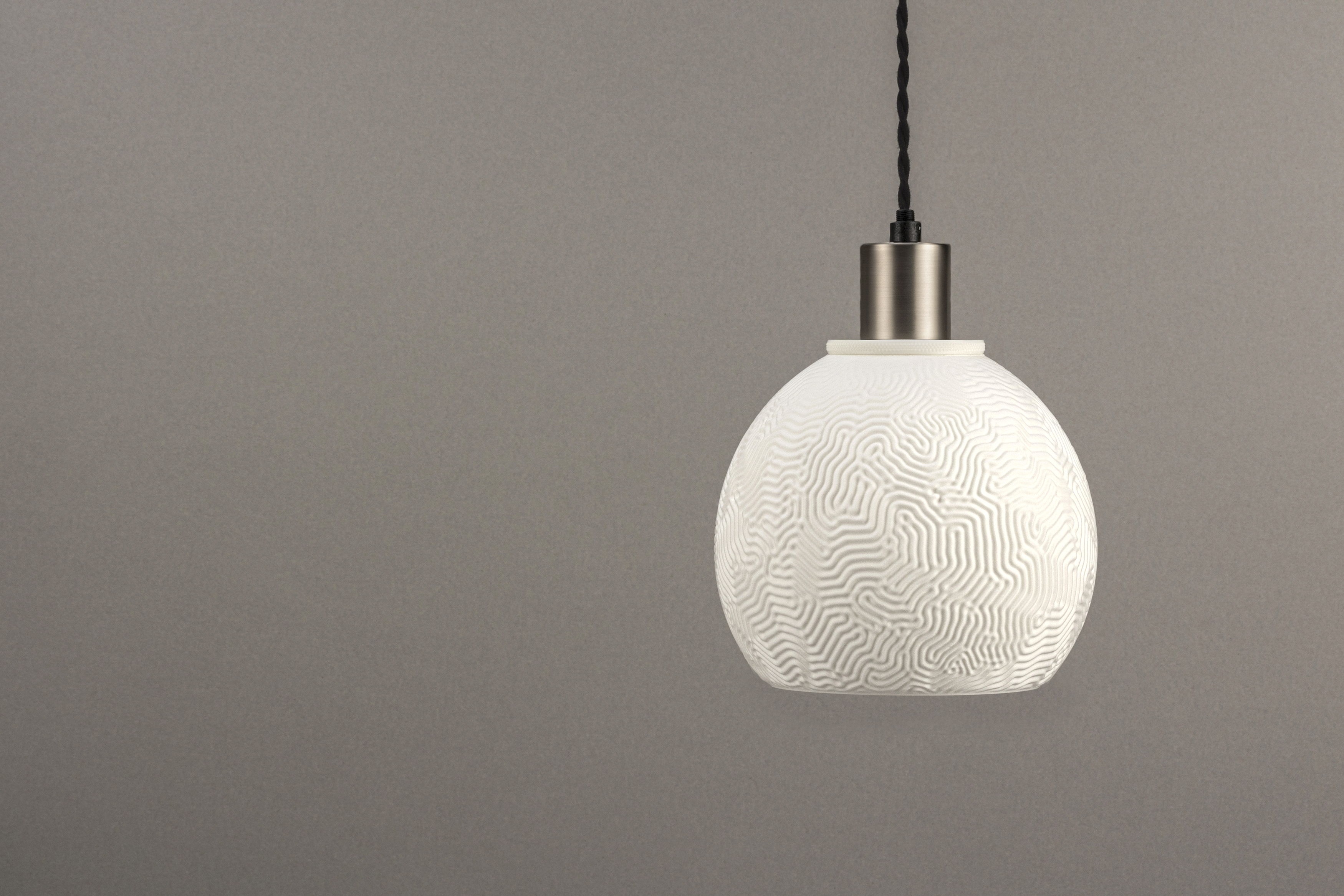 Decorative suggestion for Aeolian Plains: Pendant lampshade with a nature-inspired design. Evokes reveries of dune patterns - variant Original (Elegant white), an original product by Cosmic Jubilee (2 of 7) - presented as pendant light, hanging from ceiling, switched off.