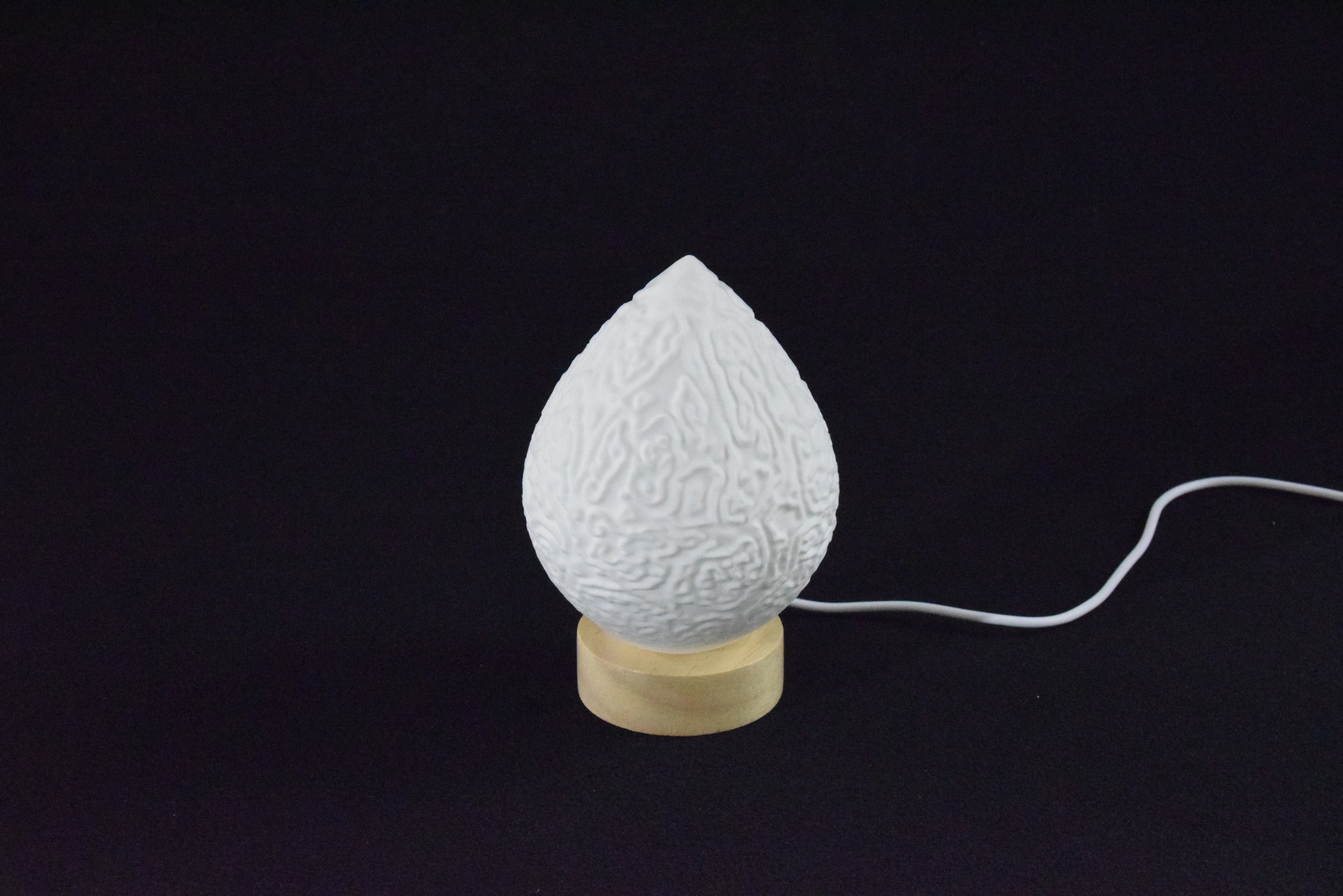 Cosmic Drop: Desktop light with cosmic design. Encapsulates the beauty of the cosmos - variant Alluvial Crush (Elegant white), an original product by Cosmic Jubilee.