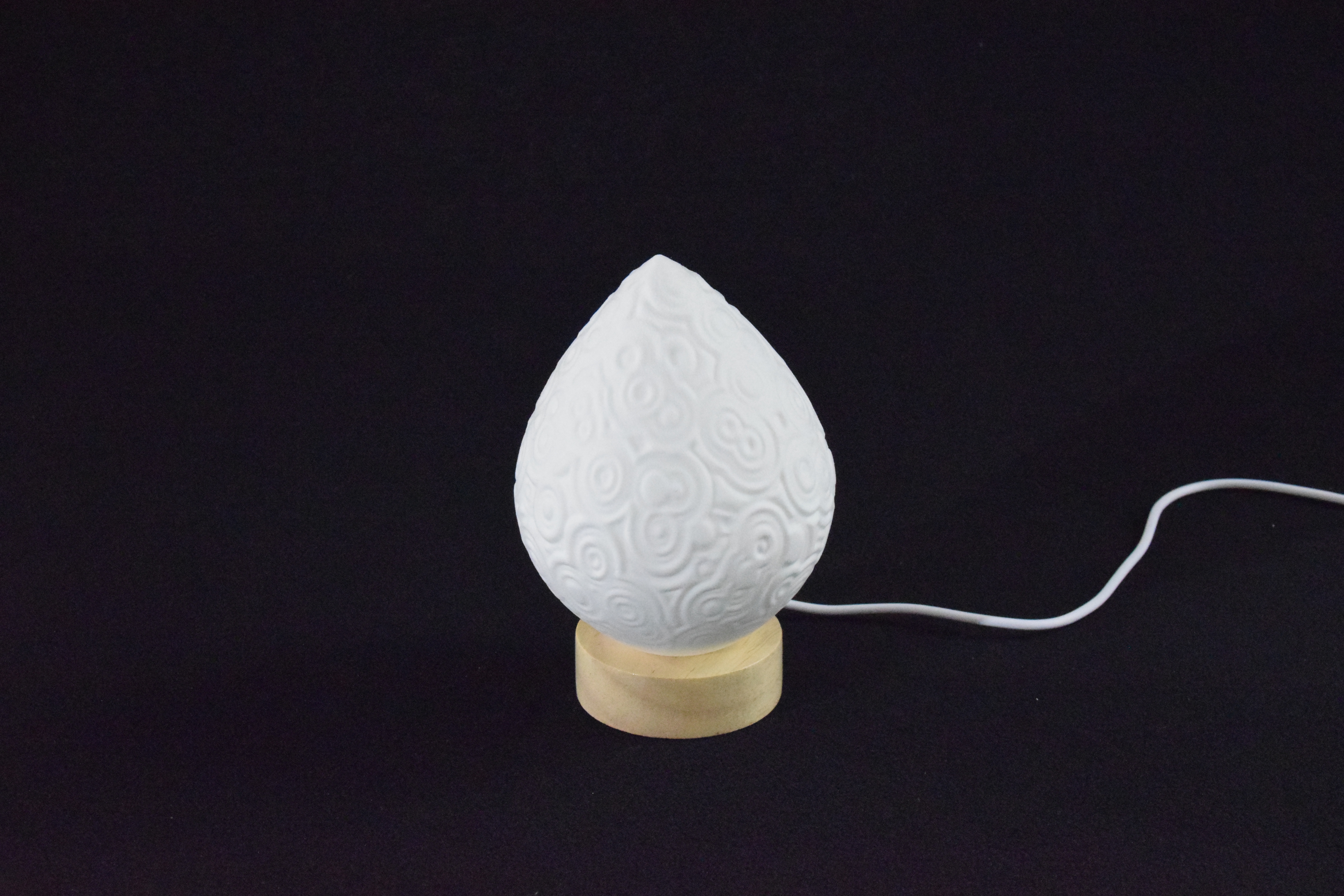 Cosmic Drop: Desktop light with cosmic design. Encapsulates the beauty of the cosmos - variant Celestial Odyssey (Elegant white), an original product by Cosmic Jubilee.